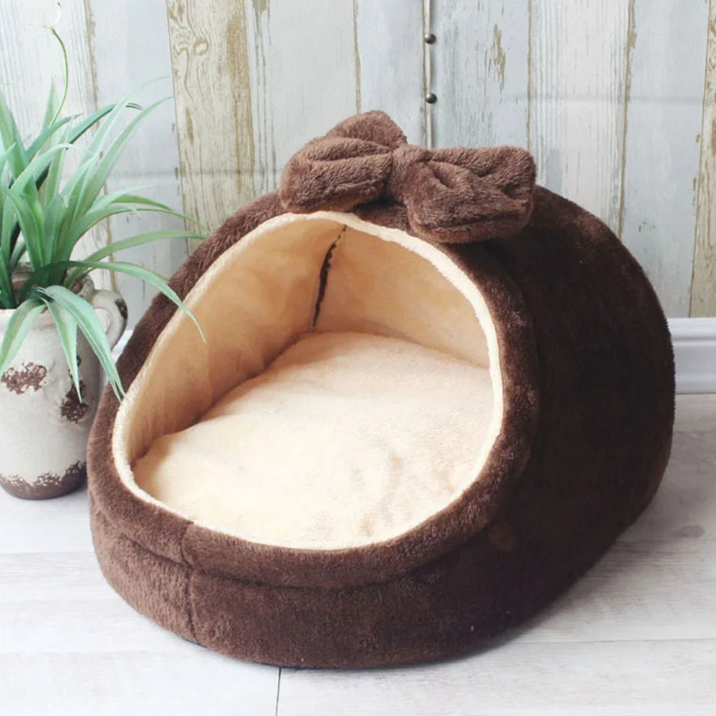 PawDiva Bow Dog Bed