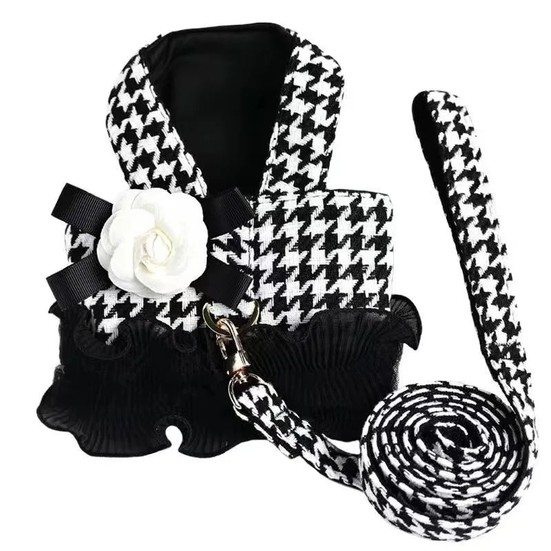 Pet dog, cat clothing, small fragrant wind, thousand bird grid traction suit, teddy bear, tank top style dog leash for walking